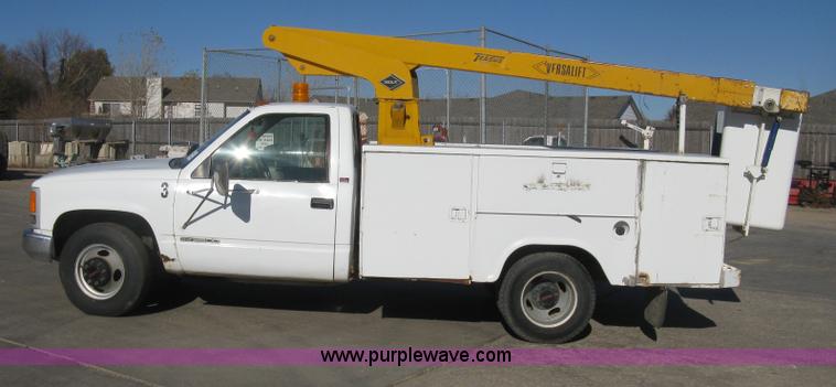 image for item H4337 1991 GMC Sierra 3500 SL utility bucket truck