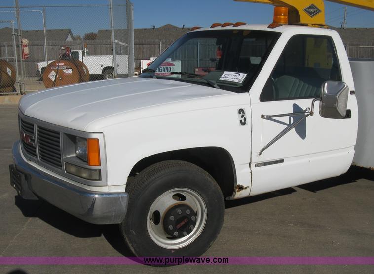 image for item H4337 1991 GMC Sierra 3500 SL utility bucket truck