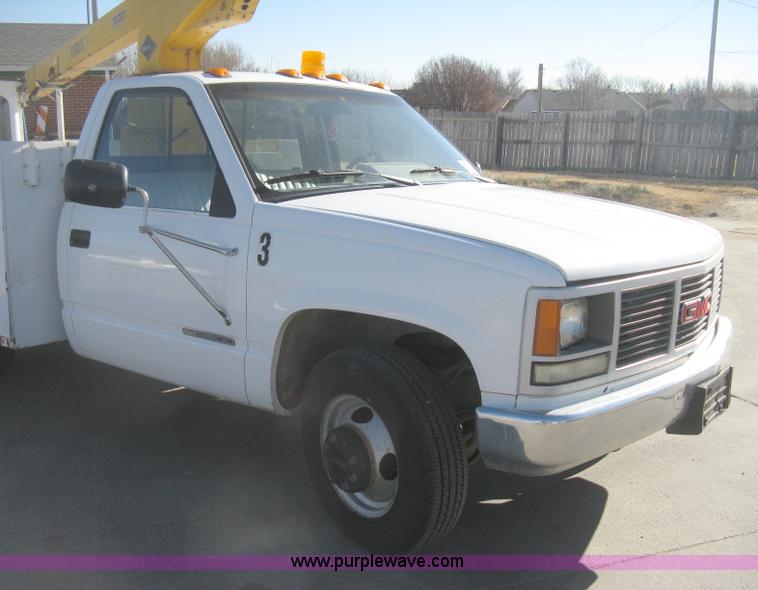 image for item H4337 1991 GMC Sierra 3500 SL utility bucket truck