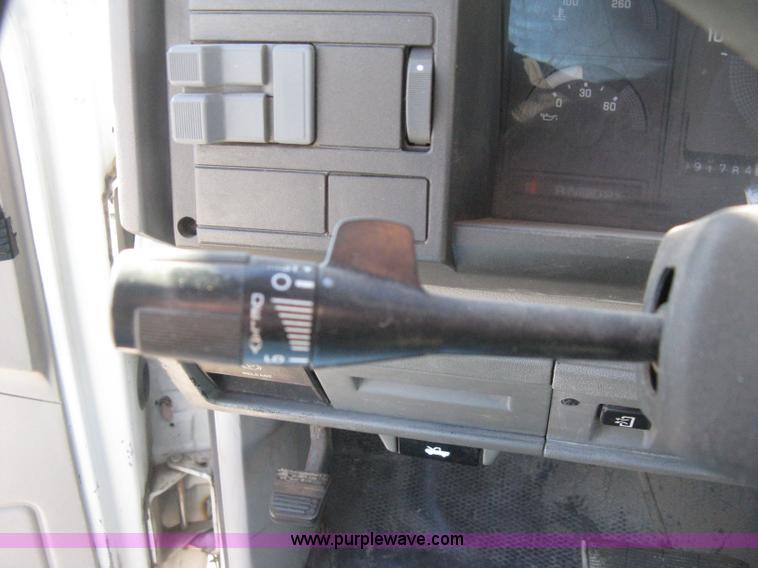 image for item H4337 1991 GMC Sierra 3500 SL utility bucket truck