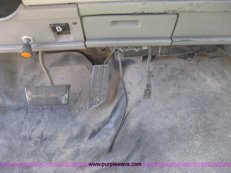 image for item H4337 1991 GMC Sierra 3500 SL utility bucket truck