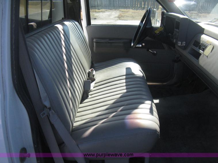 image for item H4337 1991 GMC Sierra 3500 SL utility bucket truck