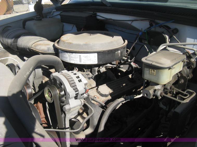 image for item H4337 1991 GMC Sierra 3500 SL utility bucket truck