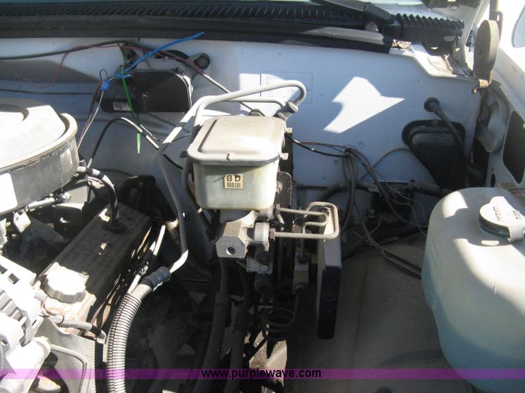 image for item H4337 1991 GMC Sierra 3500 SL utility bucket truck