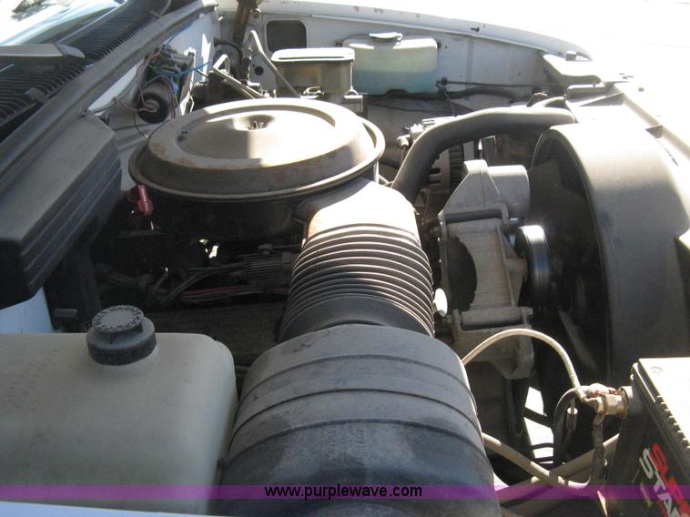 image for item H4337 1991 GMC Sierra 3500 SL utility bucket truck