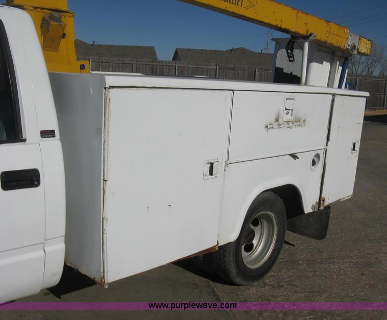 image for item H4337 1991 GMC Sierra 3500 SL utility bucket truck