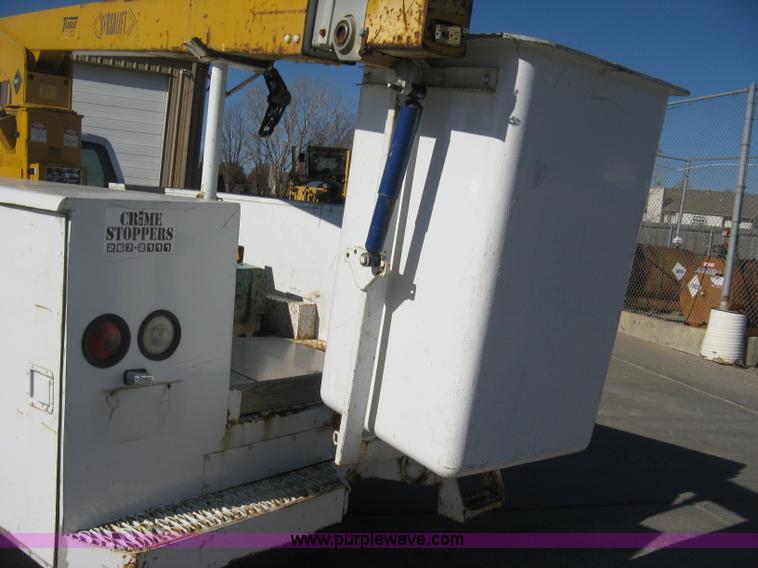 image for item H4337 1991 GMC Sierra 3500 SL utility bucket truck