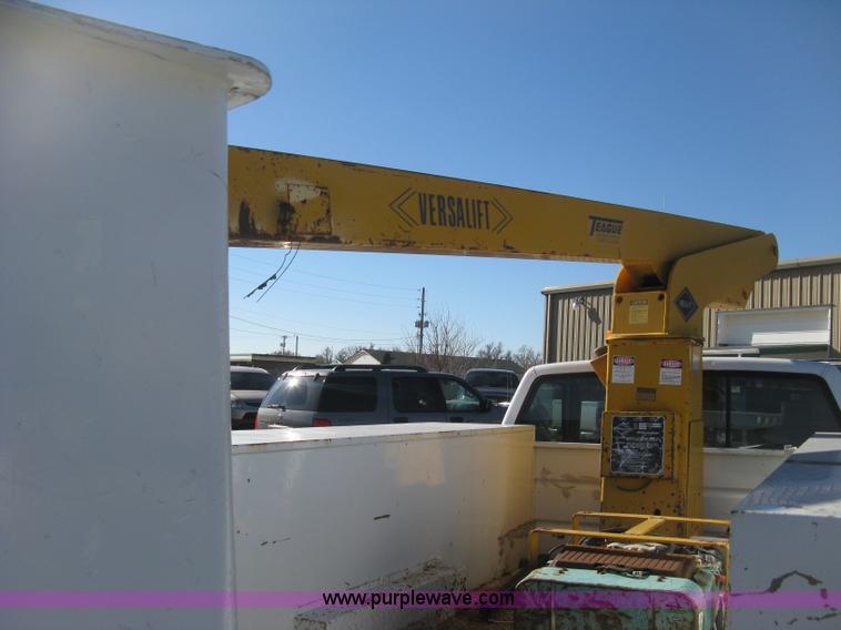 image for item H4337 1991 GMC Sierra 3500 SL utility bucket truck