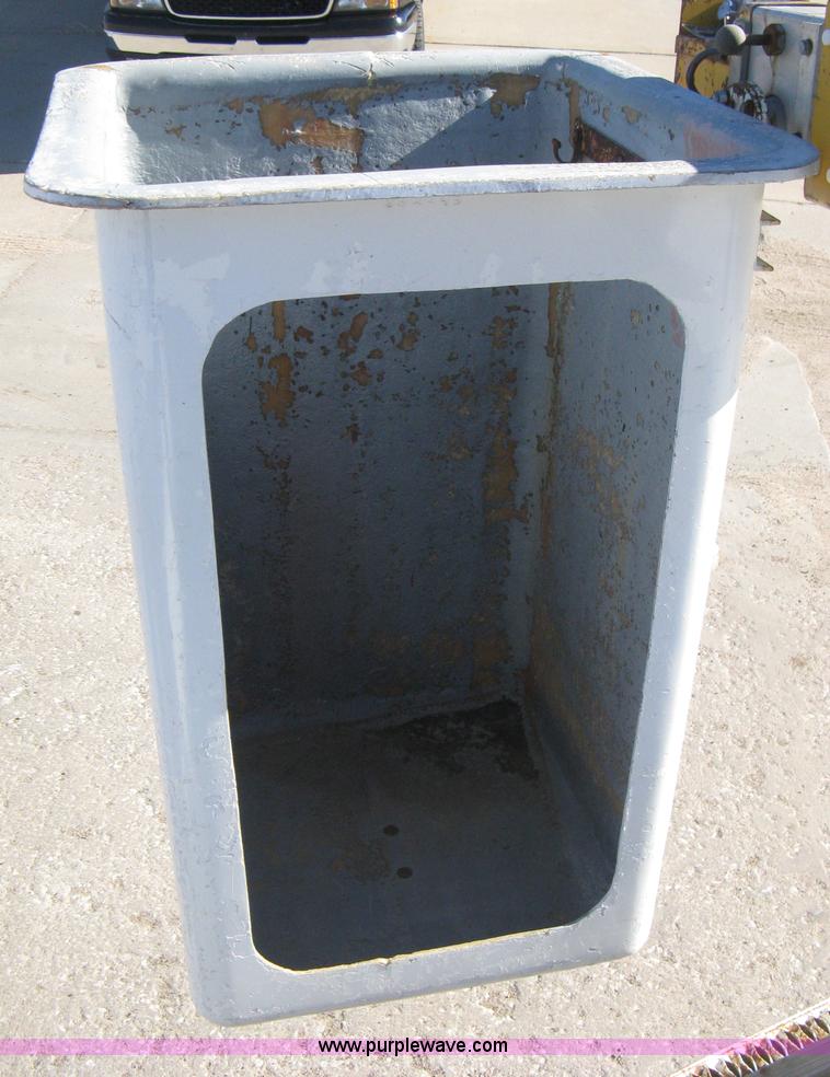 image for item H4337 1991 GMC Sierra 3500 SL utility bucket truck