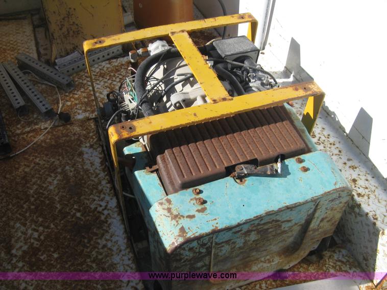 image for item H4337 1991 GMC Sierra 3500 SL utility bucket truck