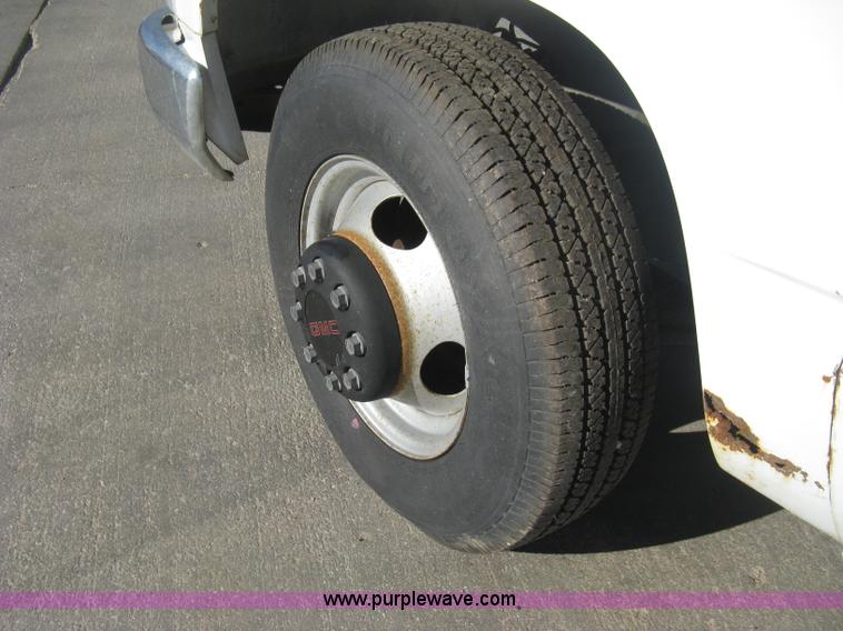 image for item H4337 1991 GMC Sierra 3500 SL utility bucket truck