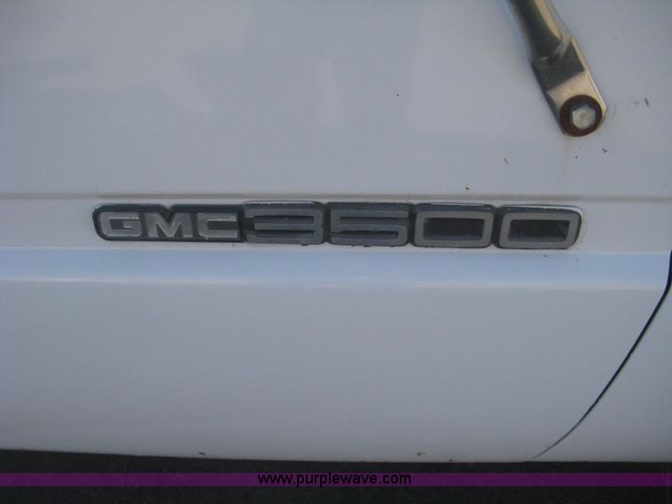 image for item H4337 1991 GMC Sierra 3500 SL utility bucket truck