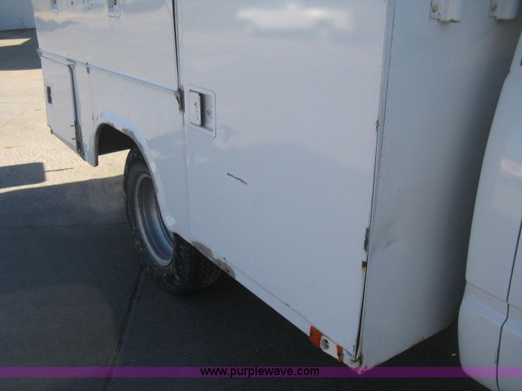 image for item H4337 1991 GMC Sierra 3500 SL utility bucket truck