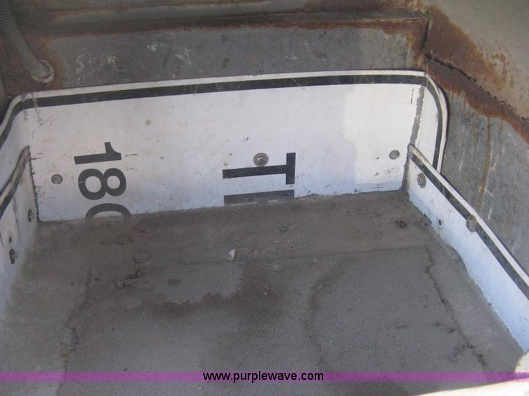 image for item H4337 1991 GMC Sierra 3500 SL utility bucket truck