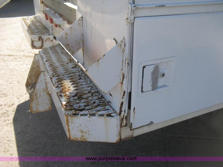 image for item H4337 1991 GMC Sierra 3500 SL utility bucket truck