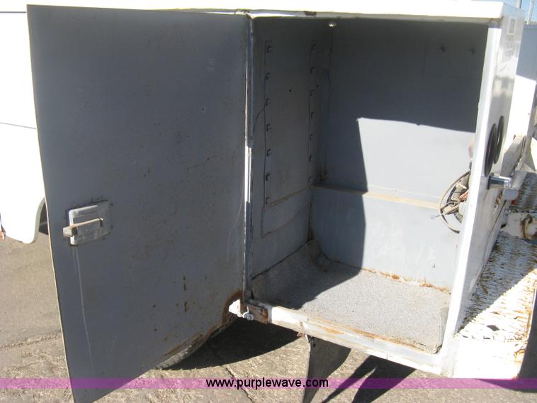 image for item H4337 1991 GMC Sierra 3500 SL utility bucket truck