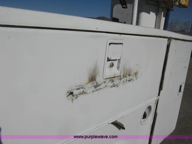 image for item H4337 1991 GMC Sierra 3500 SL utility bucket truck