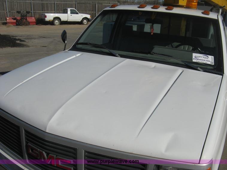 image for item H4337 1991 GMC Sierra 3500 SL utility bucket truck