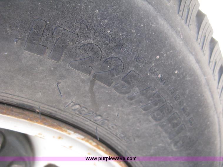 image for item H4337 1991 GMC Sierra 3500 SL utility bucket truck