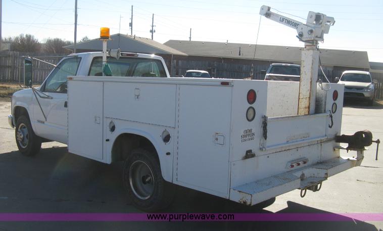 image for item H4338 1999 Chevrolet 3500 utility truck