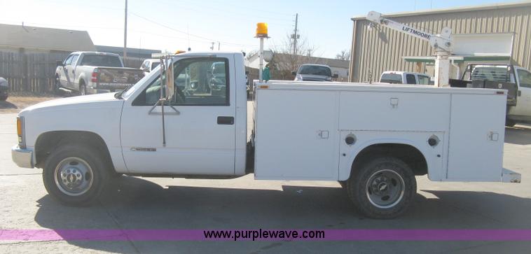 image for item H4338 1999 Chevrolet 3500 utility truck