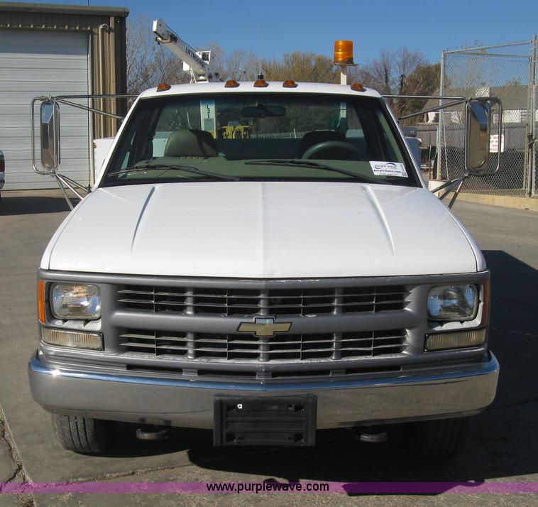 image for item H4338 1999 Chevrolet 3500 utility truck