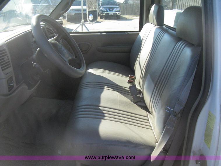 image for item H4338 1999 Chevrolet 3500 utility truck