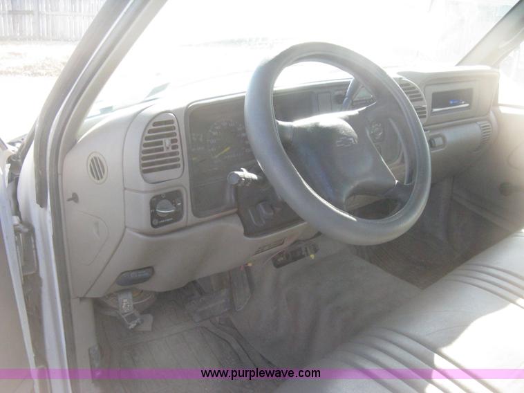 image for item H4338 1999 Chevrolet 3500 utility truck