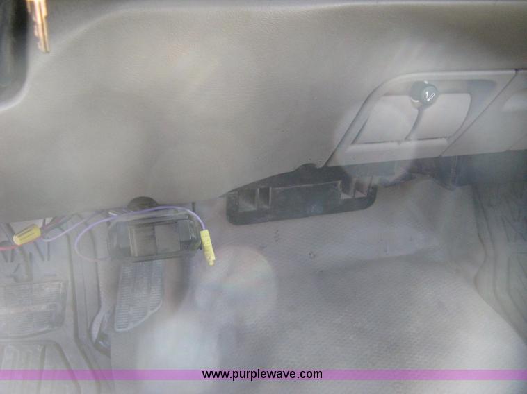 image for item H4338 1999 Chevrolet 3500 utility truck