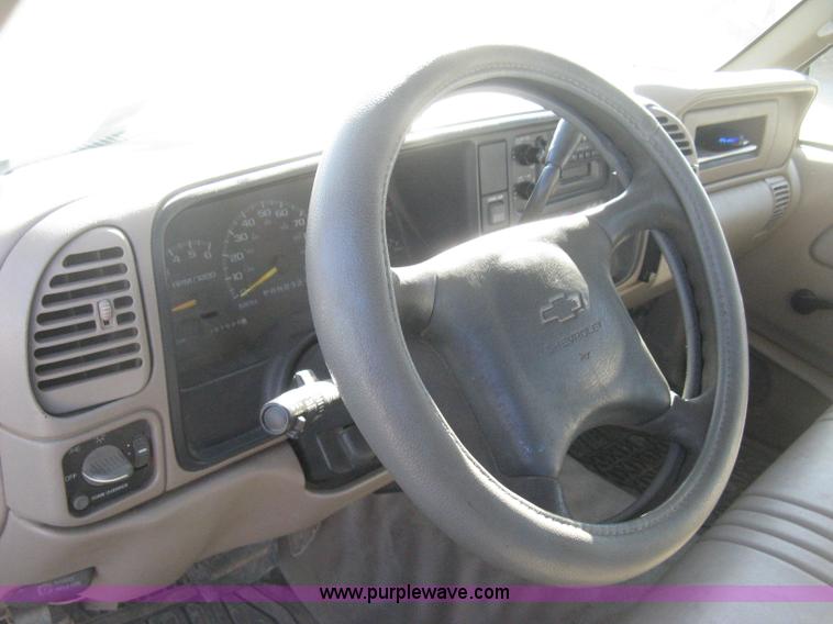 image for item H4338 1999 Chevrolet 3500 utility truck