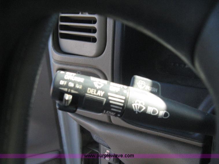 image for item H4338 1999 Chevrolet 3500 utility truck