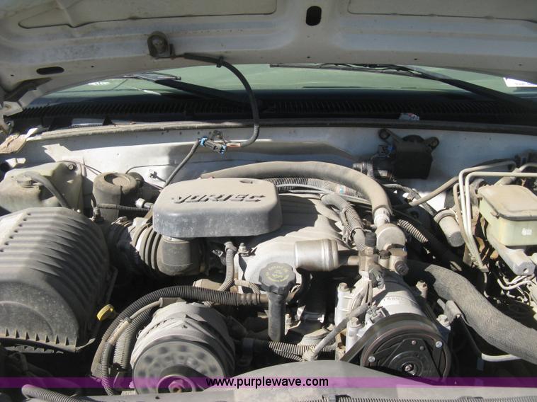 image for item H4338 1999 Chevrolet 3500 utility truck