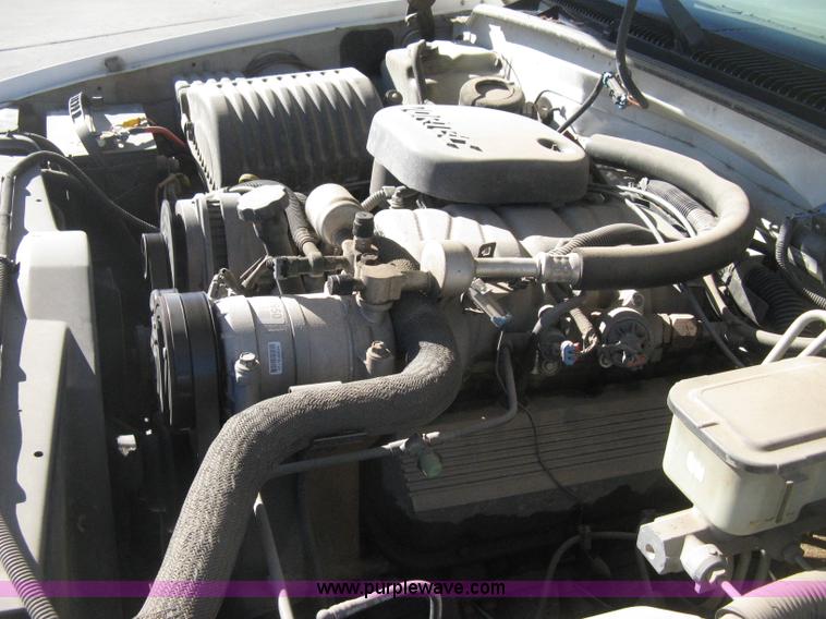 image for item H4338 1999 Chevrolet 3500 utility truck