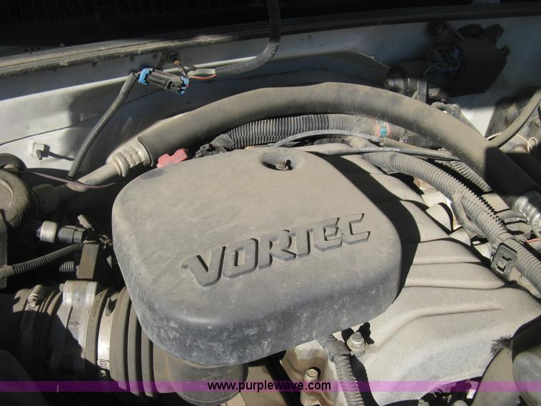 image for item H4338 1999 Chevrolet 3500 utility truck