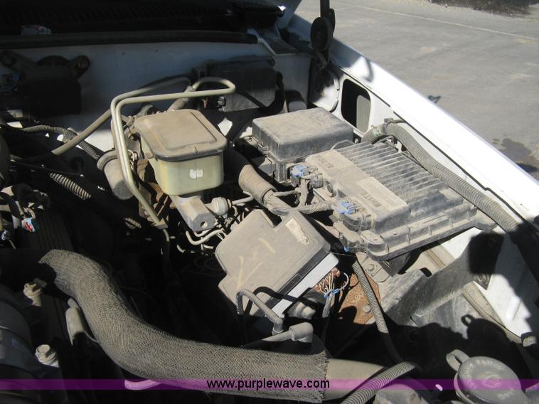 image for item H4338 1999 Chevrolet 3500 utility truck