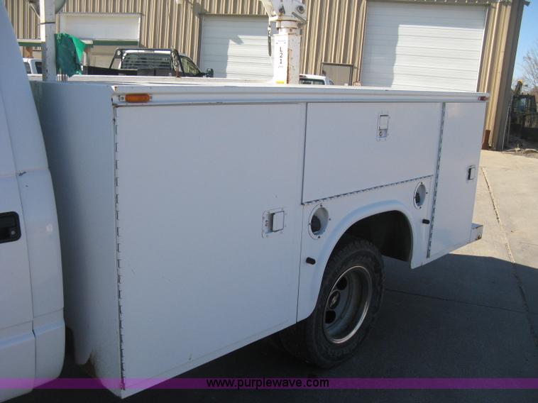 image for item H4338 1999 Chevrolet 3500 utility truck