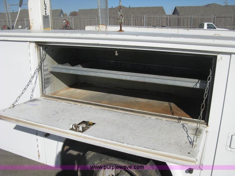 image for item H4338 1999 Chevrolet 3500 utility truck