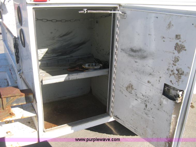 image for item H4338 1999 Chevrolet 3500 utility truck