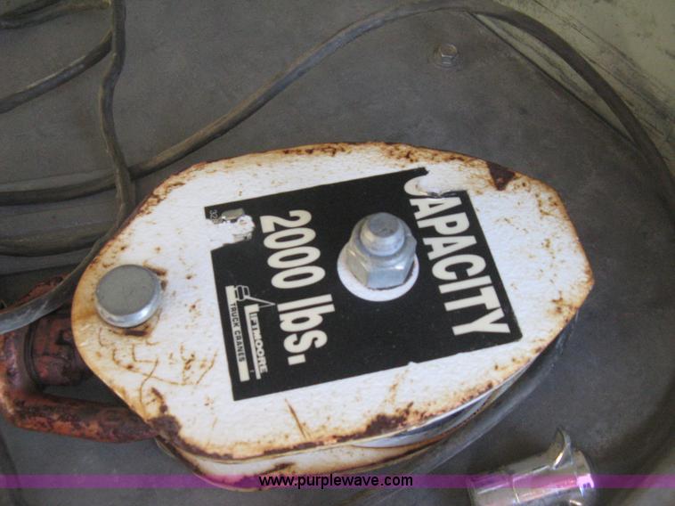 image for item H4338 1999 Chevrolet 3500 utility truck