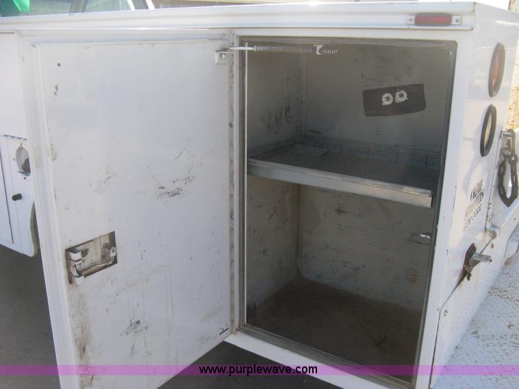 image for item H4338 1999 Chevrolet 3500 utility truck