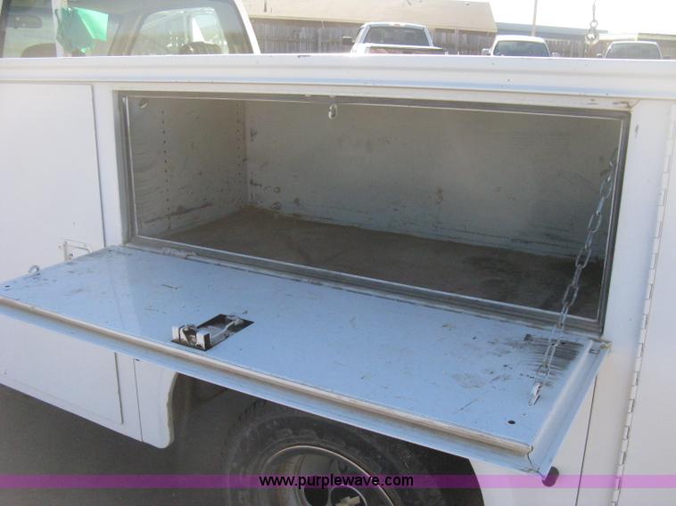 image for item H4338 1999 Chevrolet 3500 utility truck