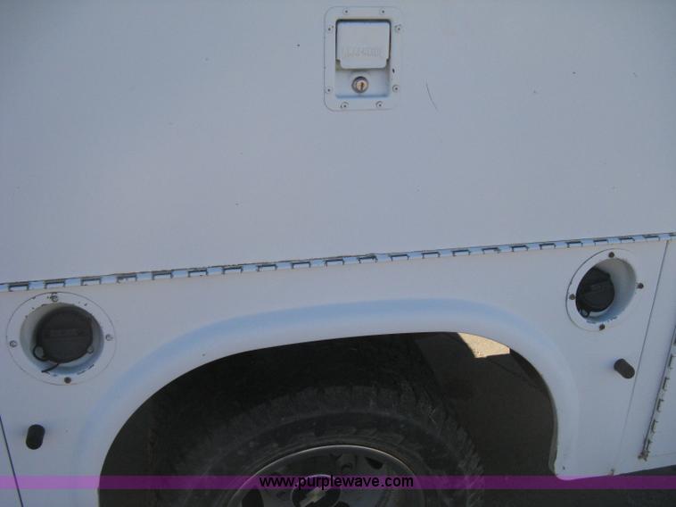 image for item H4338 1999 Chevrolet 3500 utility truck