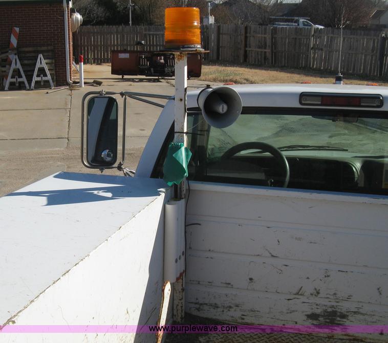 image for item H4338 1999 Chevrolet 3500 utility truck