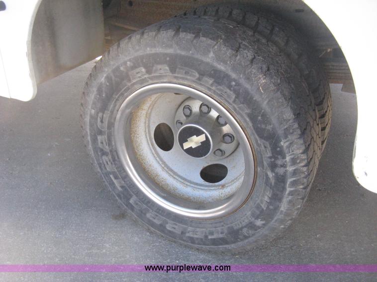 image for item H4338 1999 Chevrolet 3500 utility truck