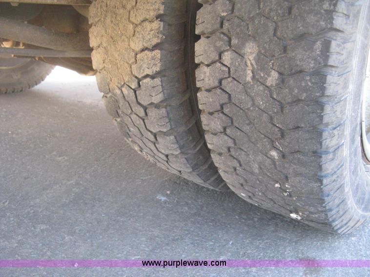 image for item H4338 1999 Chevrolet 3500 utility truck