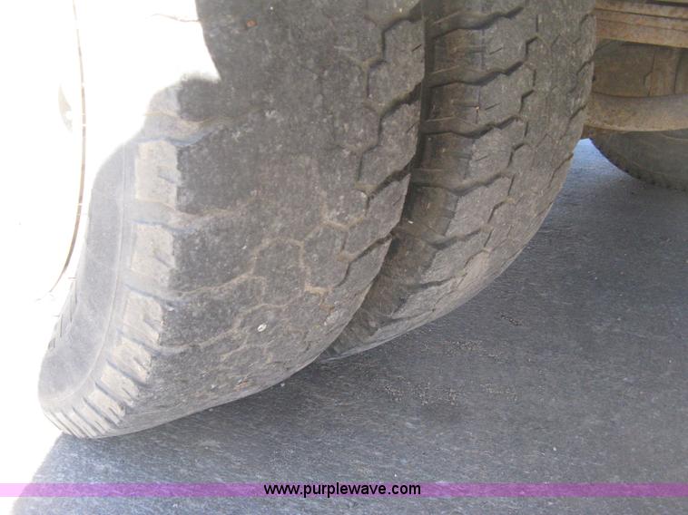 image for item H4338 1999 Chevrolet 3500 utility truck