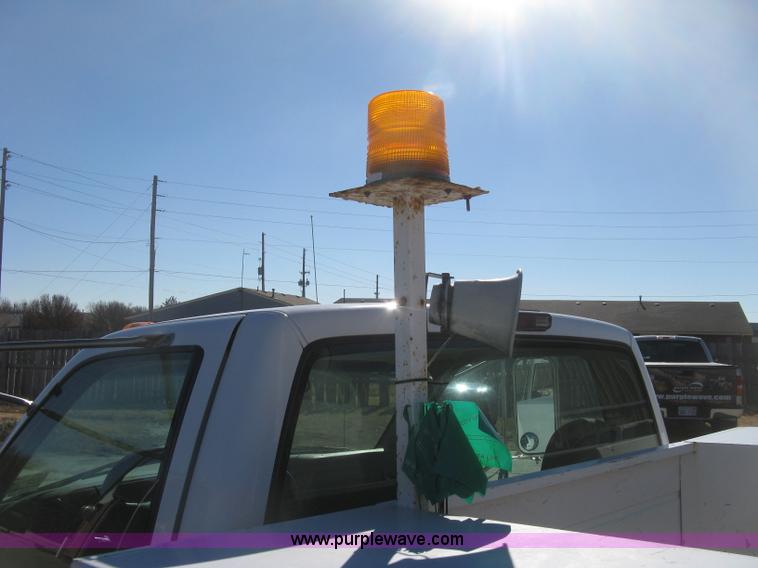 image for item H4338 1999 Chevrolet 3500 utility truck