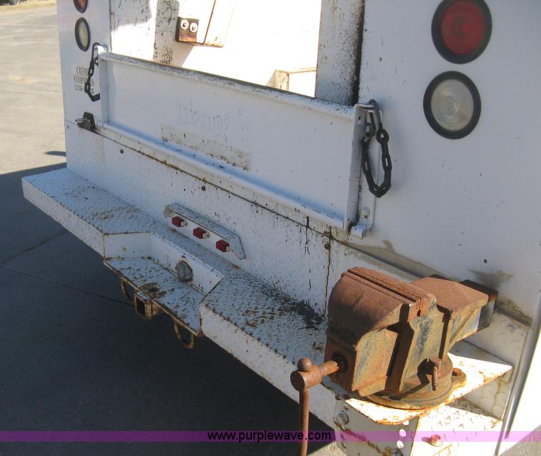 image for item H4338 1999 Chevrolet 3500 utility truck