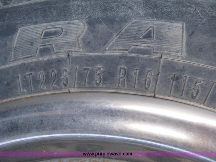 image for item H4338 1999 Chevrolet 3500 utility truck