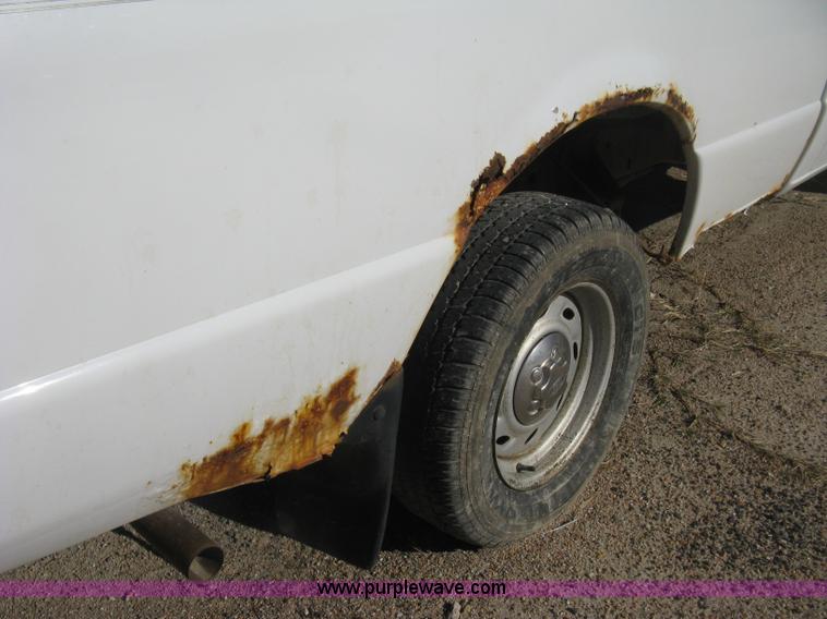 image for item H4339 2002 Ford Ranger XLT pickup truck